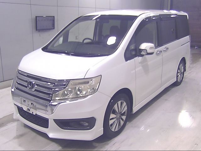 Honda Stepwagon 2013
